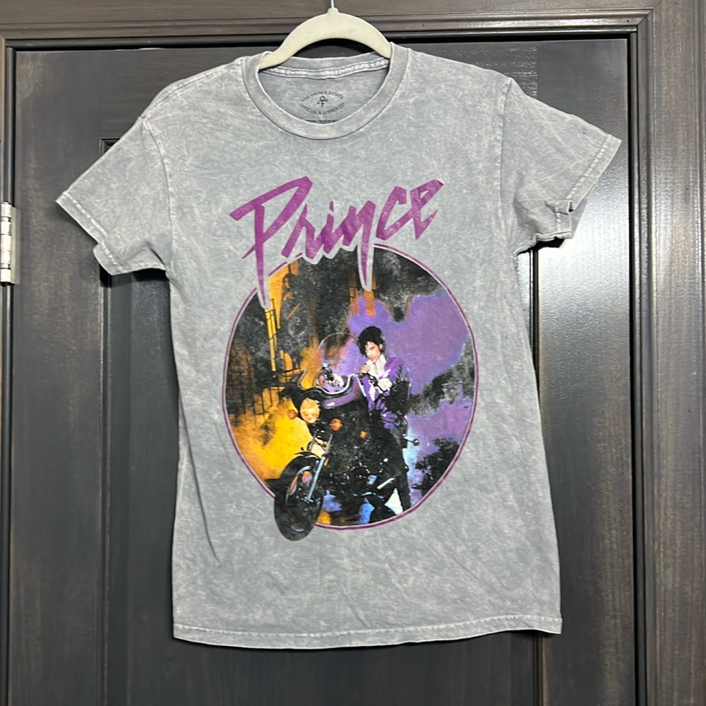 Prince Men's Purple Rain Mineral Stone Acid Distressed Vintage Wash Tee‎ S